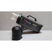 Студійний спалах Hyundae Photonics Combo 700
